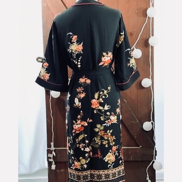 Floral kimono - Picture 2 of 3
